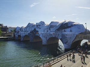 260614pontneufcaverne03.jpg