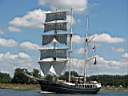 063armada080714.jpg